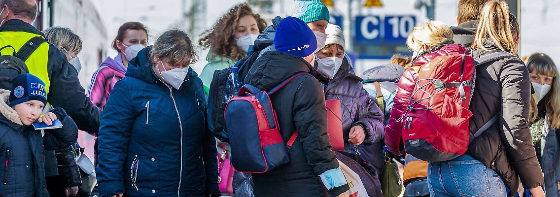 Ukrainische Flüchtlinge kommen in Cottbus (Brandenburg) an.