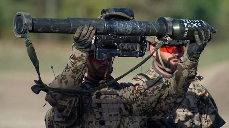 Ein Bundeswehrsoldat mit einer Panzerfaust. Deutschland lieferte bereits 1000 dieser Waffen an die Ukraine.
