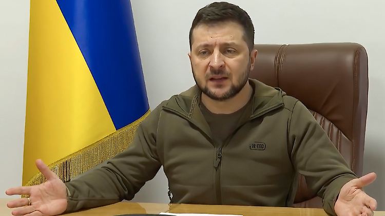 Der ukrainische Präsident Selenskyj brachte die Vorwürfe auch in seiner Ansprache vor der NATO vor.