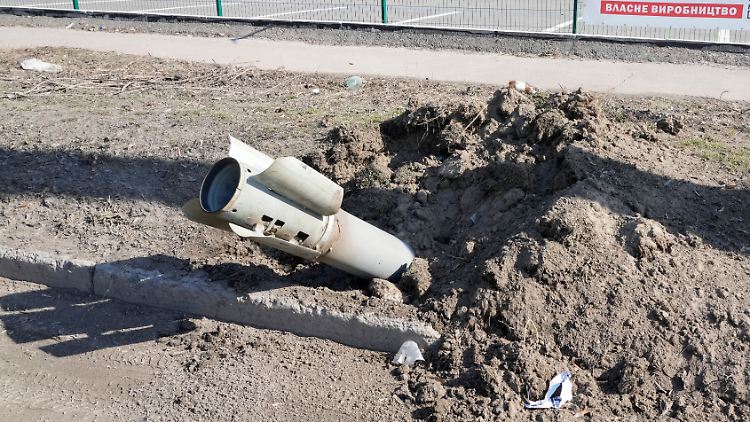 Einige der russischen Raketen erleiden einen Fehlstart, andere explodieren nicht.