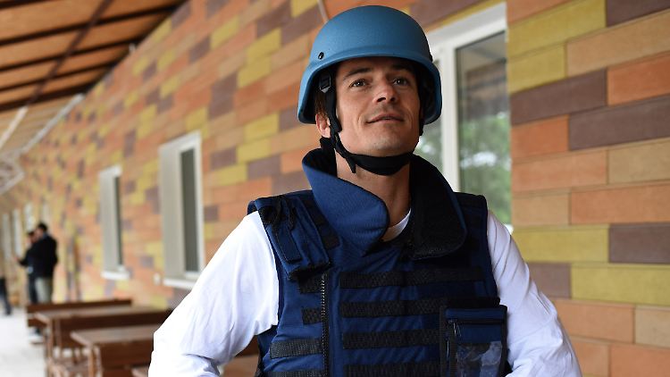 2016 reiste Orlando Bloom schon einmal in die Ost-Ukraine - gut geschützt.