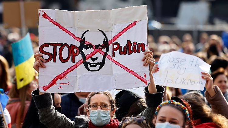 Wie hart treffen die Sanktionen aufgrund des Krieges gegen die Ukraine die russische Wirtschaft?