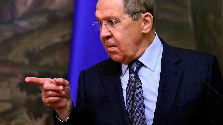 Lawrow behauptet: Europas Politiker wollen Russland "zerstören, brechen, vernichten, erdrosseln".