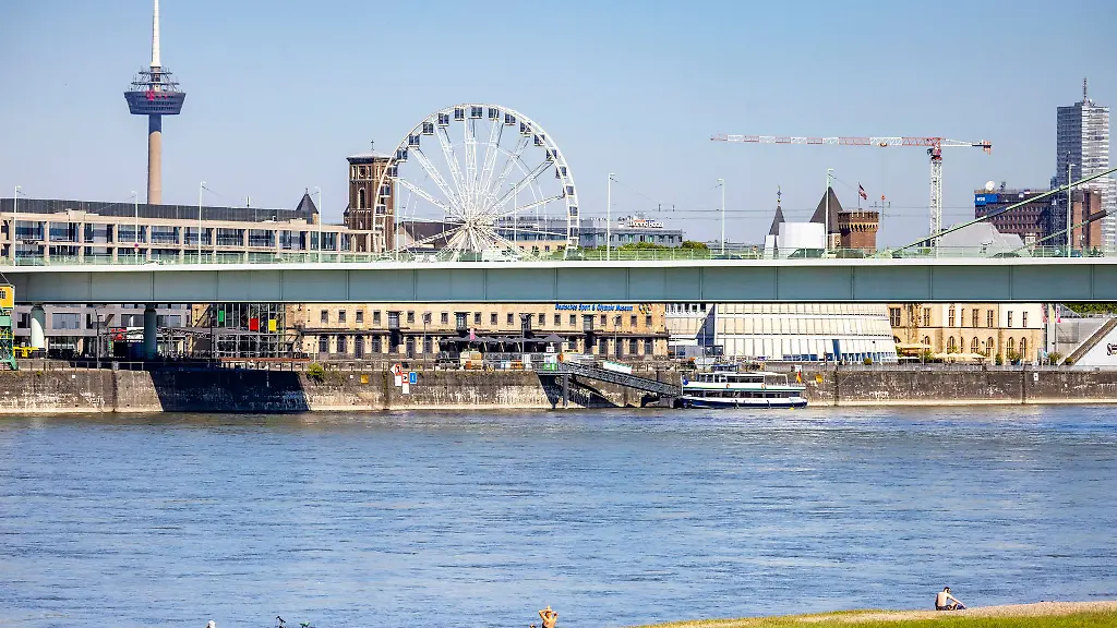 Die-Menschen-in-NRW-koennen-sich-auf-angenehme-Sommertage-mit-Sonne-und-Temperaturen-um-die-30-Grad-freuen