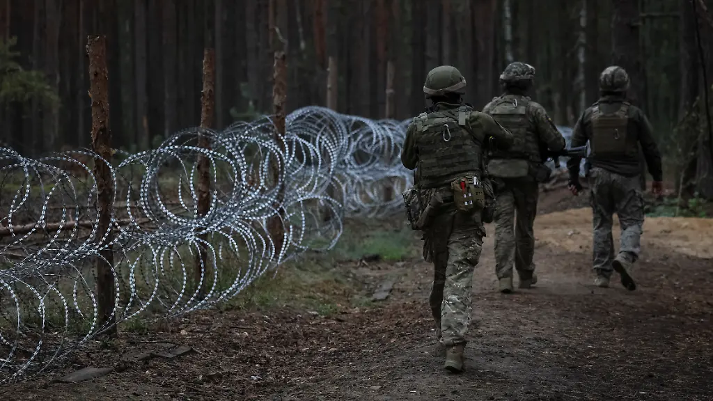 2023-09-21T104825Z-2122353317-RC2AC3AJYCM0-RTRMADP-3-UKRAINE-CRISIS-BELARUS-BORDER