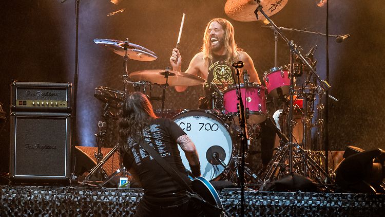 Hawkins sollte mit seiner Band in Bogotá beim Musikfestival Estereo Pìcnic auftreten.