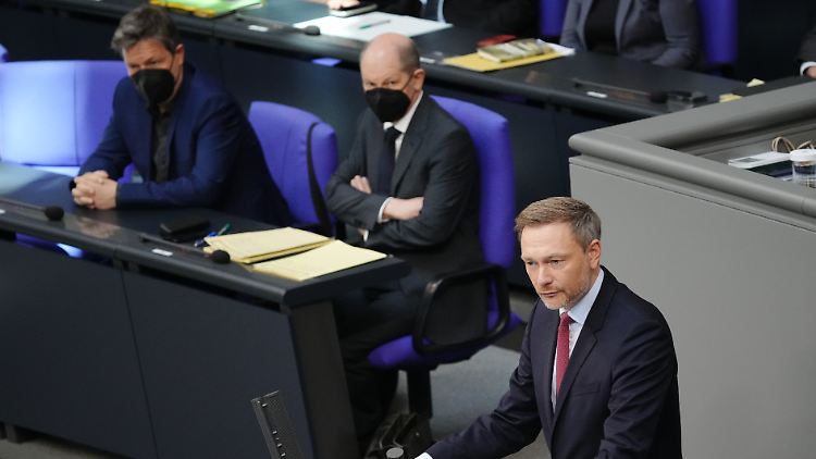 Die Spitzen von SPD, FDP und Grünen hatten sich am Donnerstagmorgen auf das Paket geeinigt.