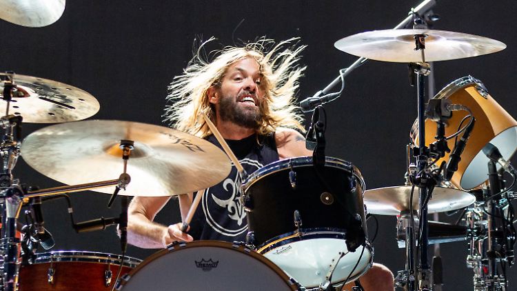 Hawkins saß seit 1997 am Schlagzeug der Foo Fighters.