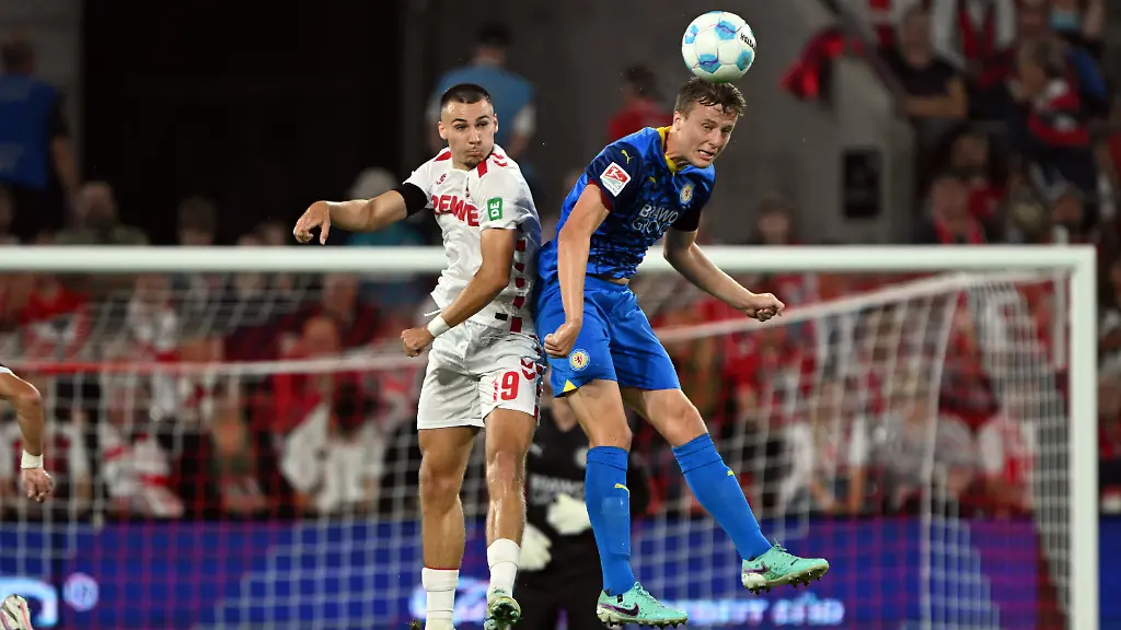 84a17b7c8ec631f07d944cd8d4e8b71b