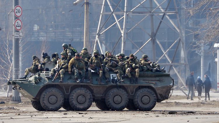 Nach Angaben des Kreml sind bislang 1351 russische Soldaten in der Ukraine getötet worden.