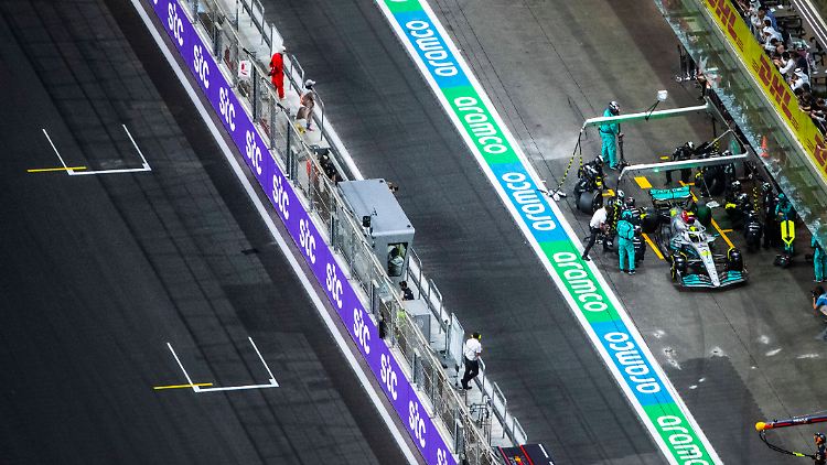 Schwächer startete Mercedes zuletzt 2012 in die Saison, als Michael Schumacher und Nico Rosberg nach zwei Wochenenden bei einem mickrigen Punkt standen.