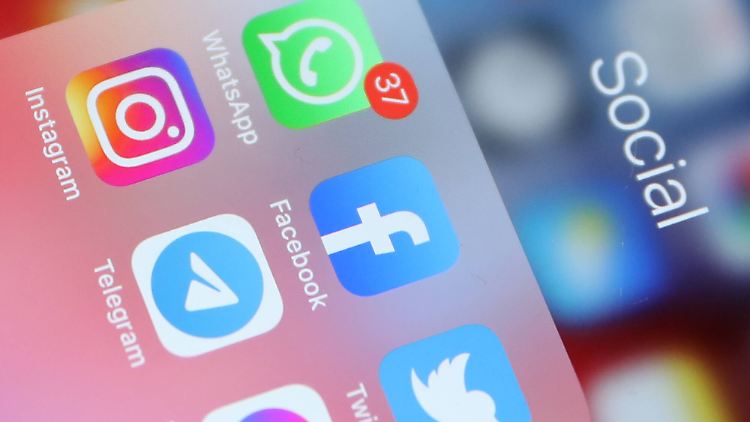 Vor einer Woche wurden die Social-Media-Plattformen Facebook und Instagram als "extremistisch" verboten.