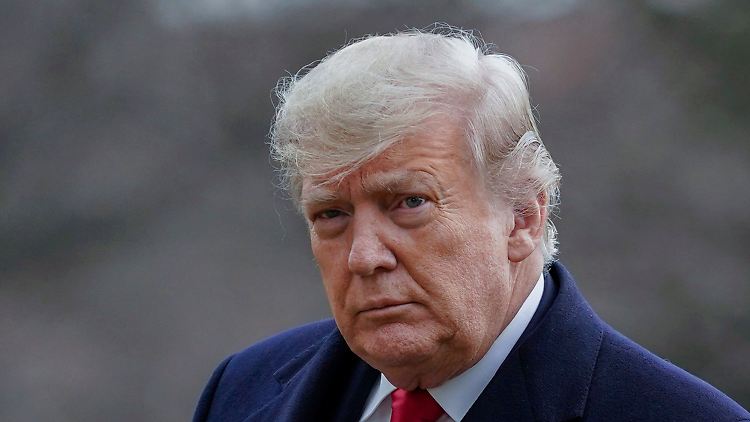 Donald Trump behauptet noch immer, dass er durch Betrug um den Wahlsieg 2020 gebracht worden sei.