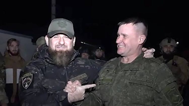 Ramsan Kadyrow und der angeblich getötete General Andrej Mordwitschew.