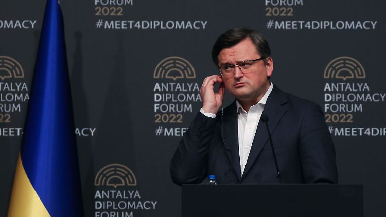 Der ukrainische Außenminister Kuleba betonte: "Wir tauschen nicht Menschen, Land und Souveränität."