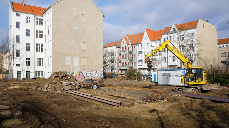 Baulücke in Berlin: Auch in den kreisfreien Großstädten könnten Hunderttausende Wohnungen entstehen.