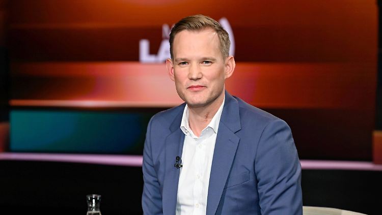 "Masken sind ein wirksames Mittel", sagt Streeck.
