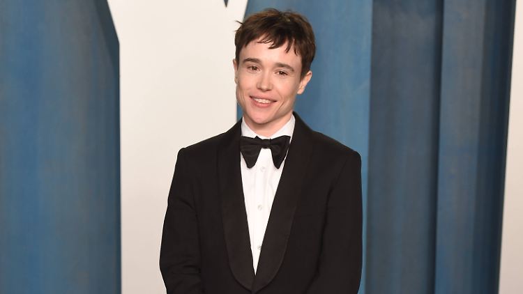 Erschien im Anzug und sichtlich gut gelaunt zu den Oscars: Elliot Page.