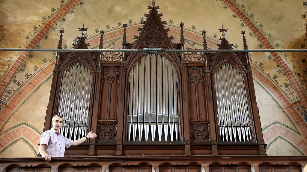 Orgelpfeifen-zu-reparieren-ist-bisher-teils-gesundheitsschaedlich