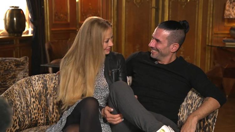 Tauschen viele verliebte Blicke aus: Jenny Elvers und Marc Terenzi.