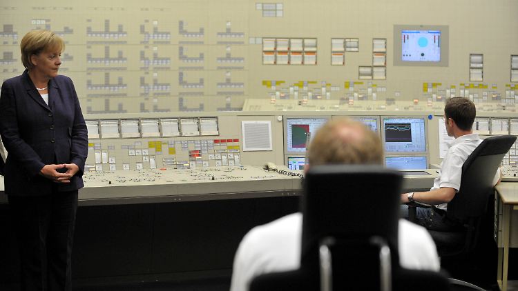 Die damalige Bundeskanzlerin Angela Merkel besuchte am 26. August 2010 das Atomkraftwerk Lingen. Zu diesem Zeitpunkt war sie noch eine Anhängerin der Kernenergie.