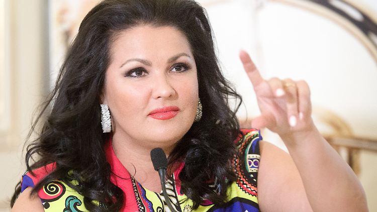 "Meine Position ist klar. Ich bin weder Mitglied einer politischen Partei noch bin ich mit irgendeinem Führer Russlands verbunden", sagt Anna Netrebko.