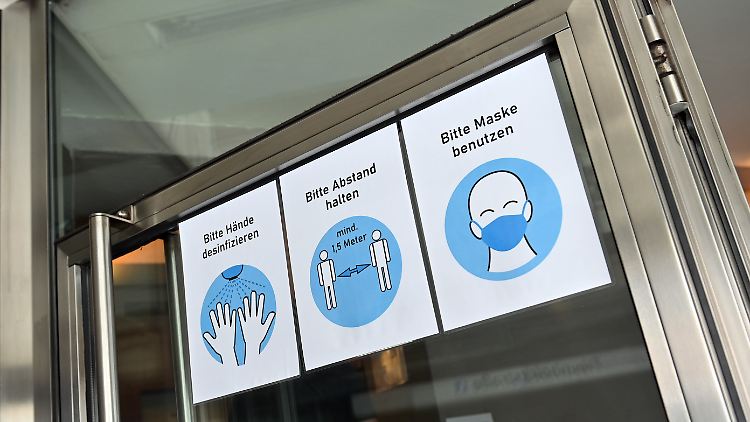 Zumindest die Maske gehört bald nicht mehr überall zu den verpflichtenden Schutzmaßnahmen gegen das Coronavirus. 