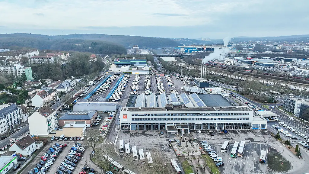 Arbeitgeber-und-Gewerkschaft-erzielten-Tarifabschluss-fuer-Saarbahn