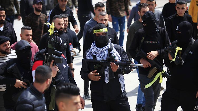 Trauerfeier für die beiden bei einem Militäreinsatz getöteten jungen Männer in Dschenin.