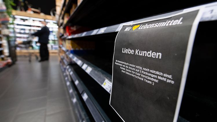 Manche Lebensmittel dürfen nur in begrenzten Mengen eingekauft werden.