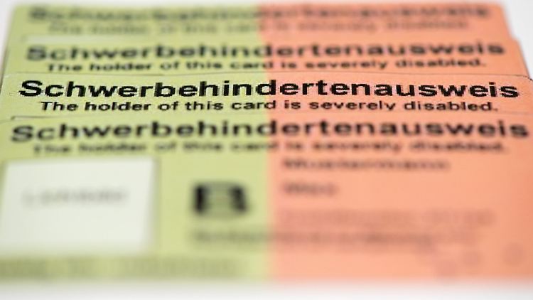 Befristete Schwerbehindertenausweise gelten für höchstens fünf Jahre.