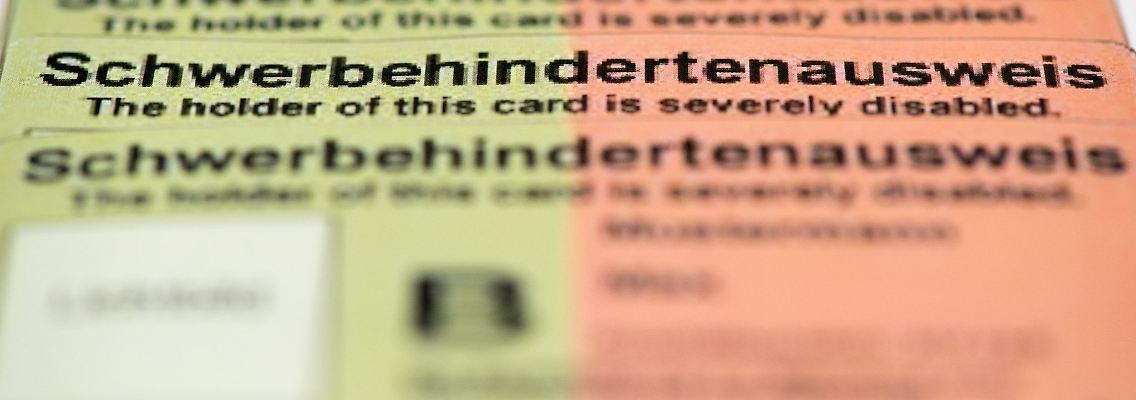 Befristete Schwerbehindertenausweise gelten für höchstens fünf Jahre.