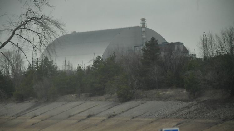 Am ersten Tag der Invasion nahmen russische Truppen die Atomruine von Tschernobyl ein. Inzwischen soll sie wieder unter ukrainischer Kontrolle sein.