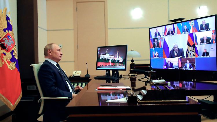 Putin bei einer Videokonferenz mit seinem Sicherheitsrat. 