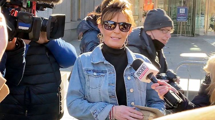 "Als ich gesehen habe, wie die extreme Linke das Land zerstört hat, wusste ich, dass ich aufstehen und mich dem Kampf anschließen muss", verkündete Palin.