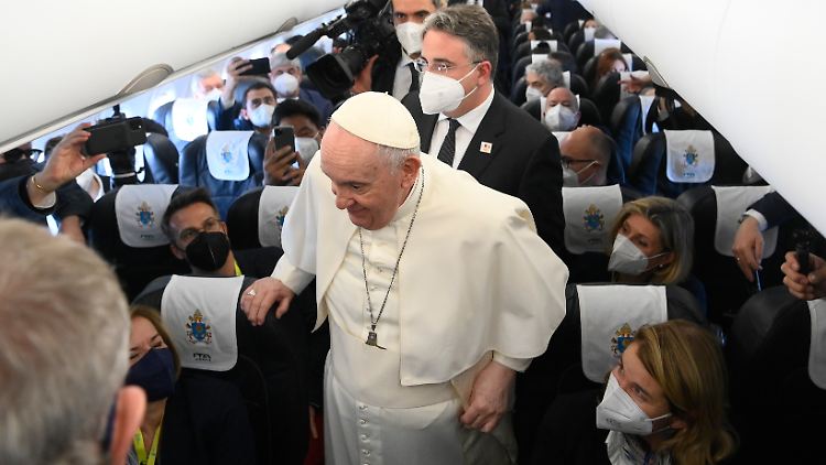 Der Papst ist auf dem Weg nach Malta.