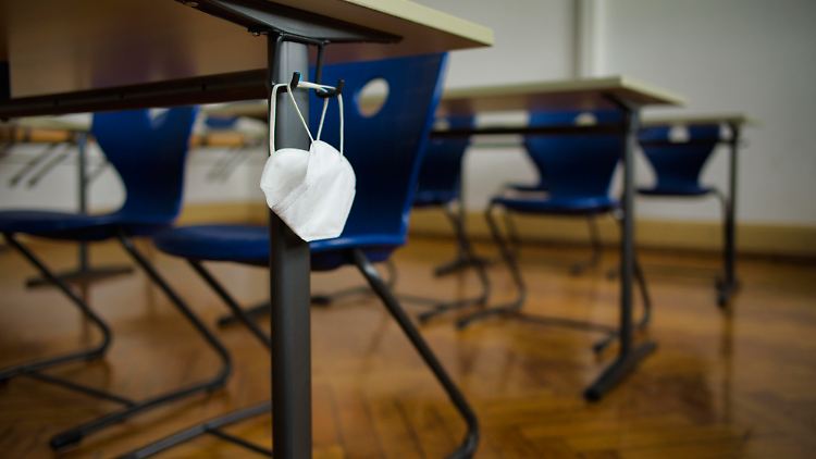 Ab Montag ist sie kein Muss mehr: die Maske in Klassenzimmern.