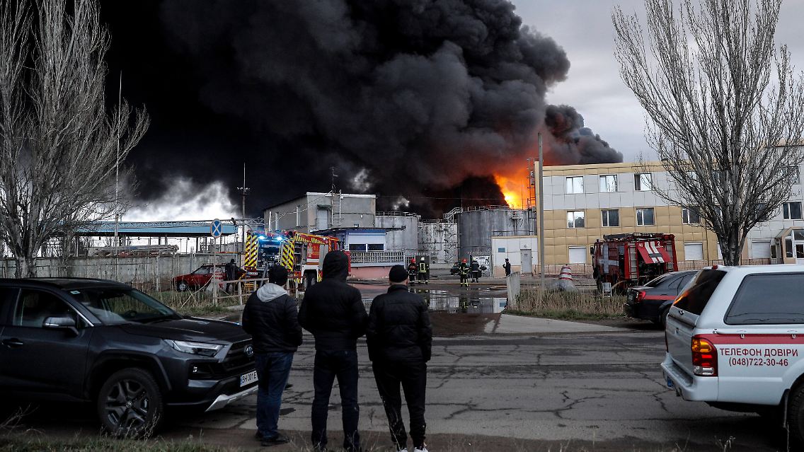 Die Menschen in der ukrainischen Hafenstadt Odessa wurden von Explosionen geweckt.