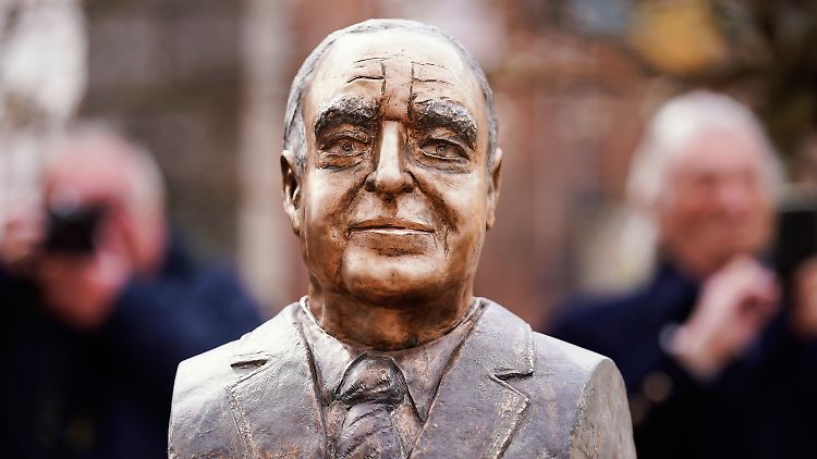 So sieht sie aus, die Bronzebüste von Helmut Kohl.