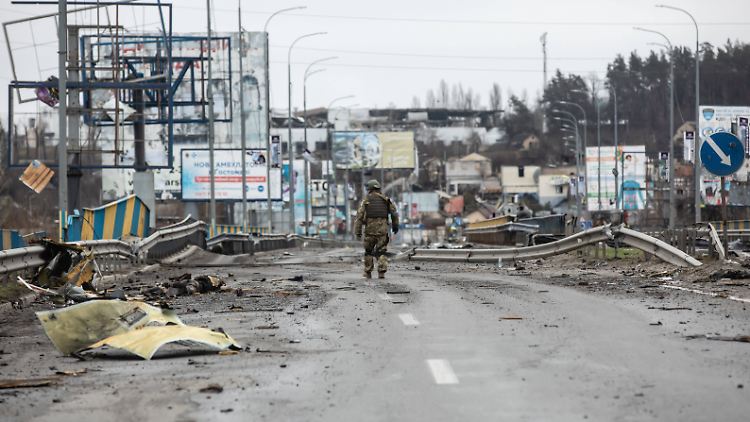 Russische Soldaten töteten offenbar wahllos Zivilisten, die Butscha verlassen wollten, darunter Frauen, Alte und Kinder. 