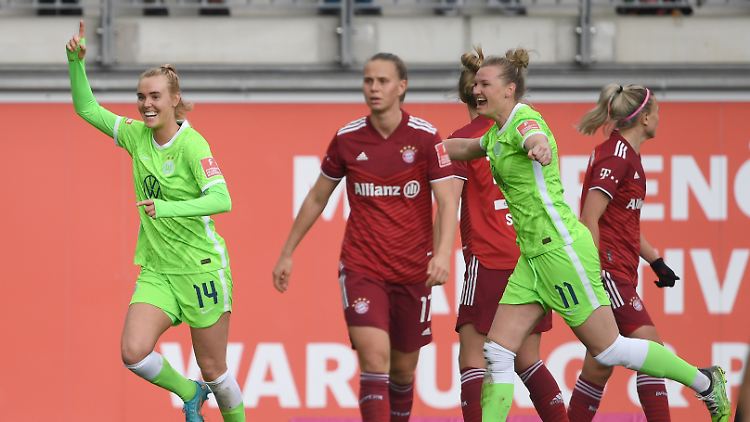 Jill Roord (l.) und Alexandra Popp (m.) konnten häufiger jubeln. 
