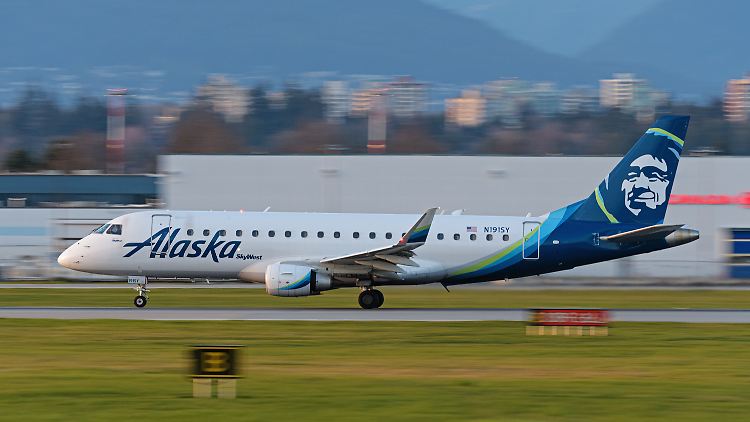 Alaska Airlines will nun auch genderneutrale Dienstbekleidung anbieten.