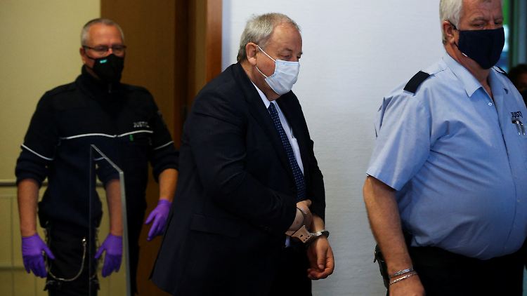 Hanno Berger bei seiner Ankunft im Gericht in Bonn.