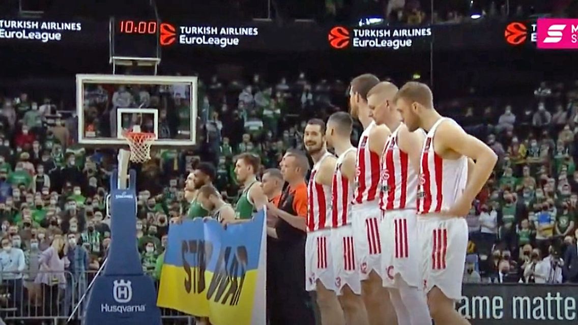 BasketballKriegsprotest.jpg