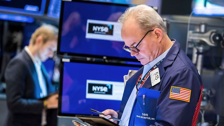 Die Hoffnung auf ein schnelles Ende des Ukraine-Krieges ist an der Wall Street verflogen, die Kurse steigen trotzdem.