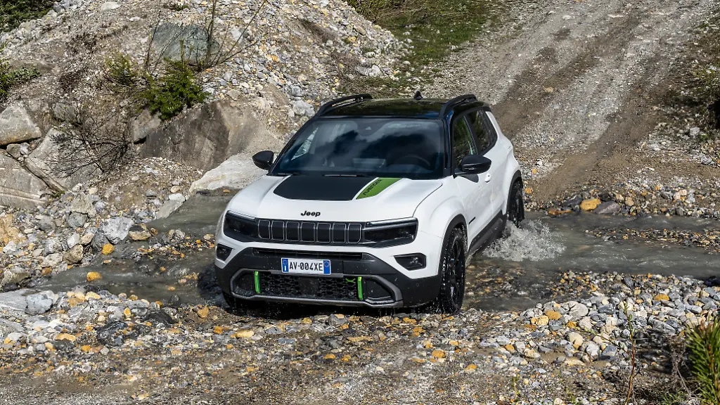 Jeep-Avenger-4xe-Ger