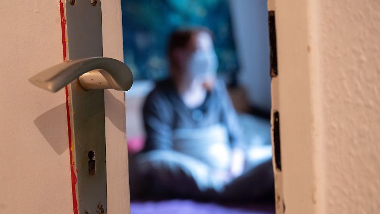 Die Quarantäne für enge Kontaktpersonen entfällt vollständig.