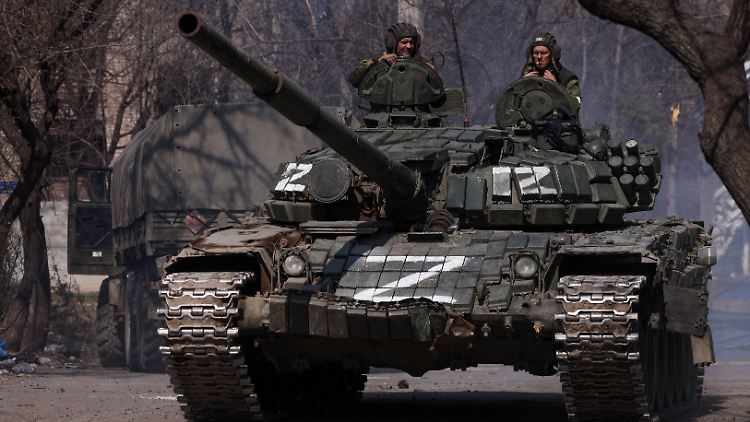 Russische Truppen aus Kiew wurden abgezogen, für die kommenden Wochen werden heftige Gefechte um die Donbass-Region, das wichtigste ukrainische Industriegebiet samt Luhansk und Donezk, erwartet.