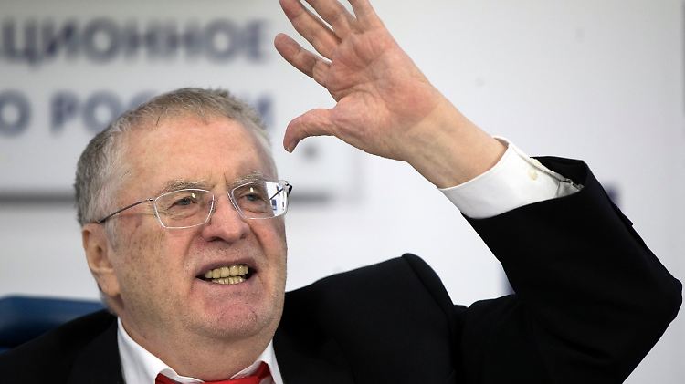 Schirinowski donnerte oftmals wortgewaltig. Er war eine der schillerndsten Figuren der russischen Politik.