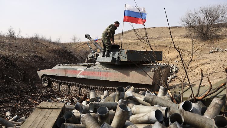 Russische Soldaten sollen in der Ukraine geplündert haben.